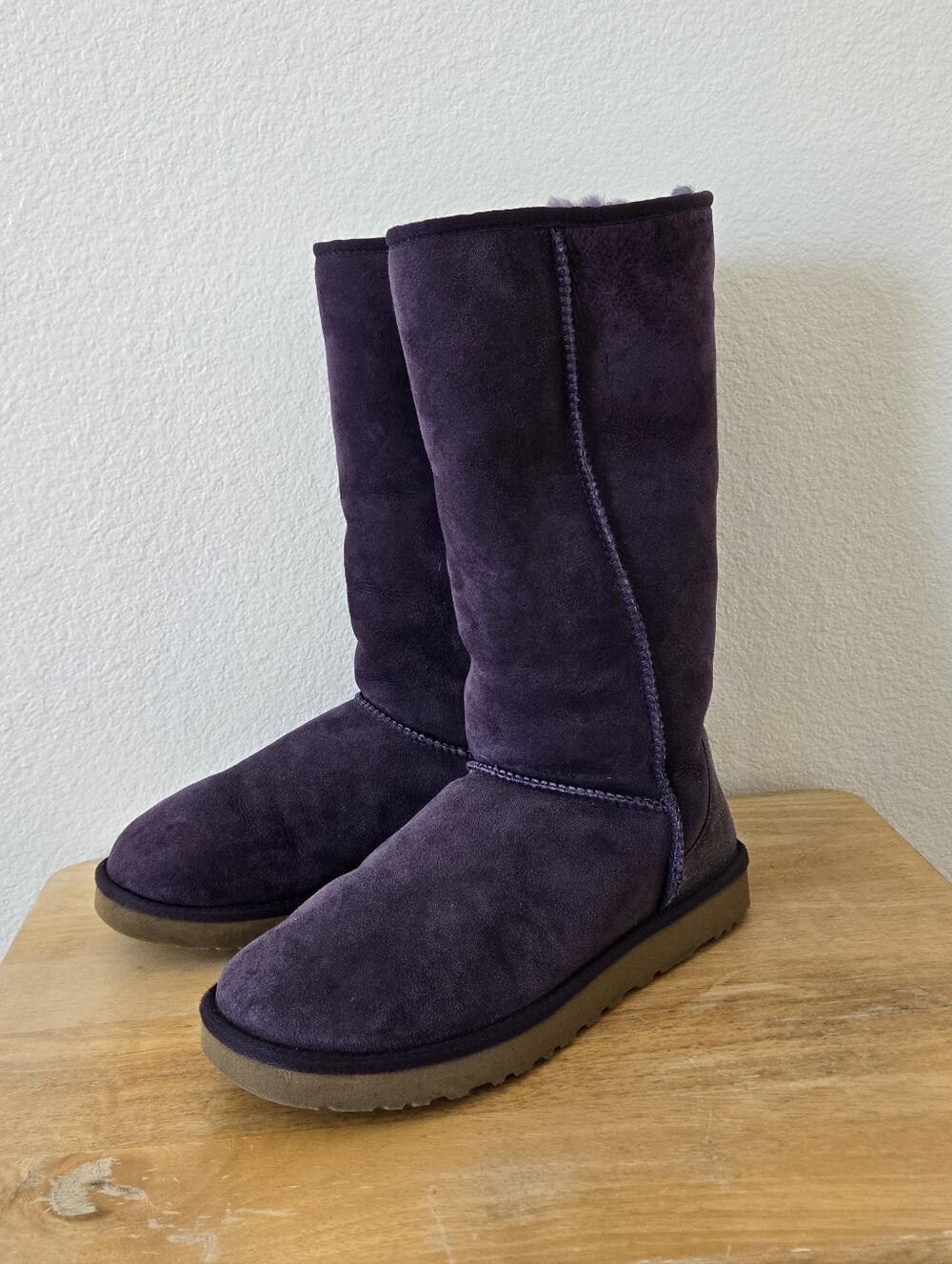 UGG Classic Tall Purple Violet Suede Boots Sheepskin Suede Womens Size 10 Flat